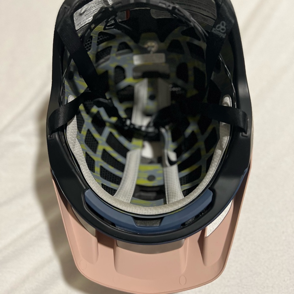 Women’s Smith Forefront 2 MIPS Bike Helmet - Size M - Picture 5 of 6
